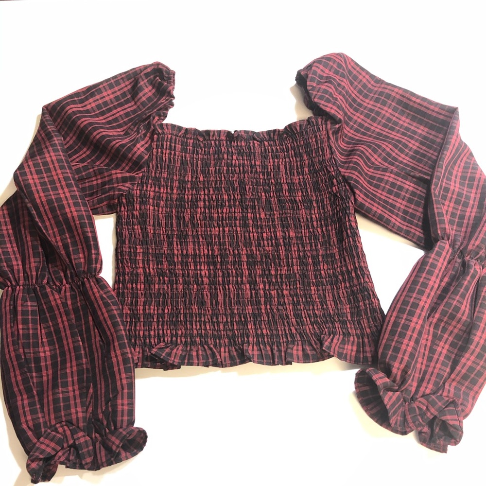 Long sleeve plaid crop top